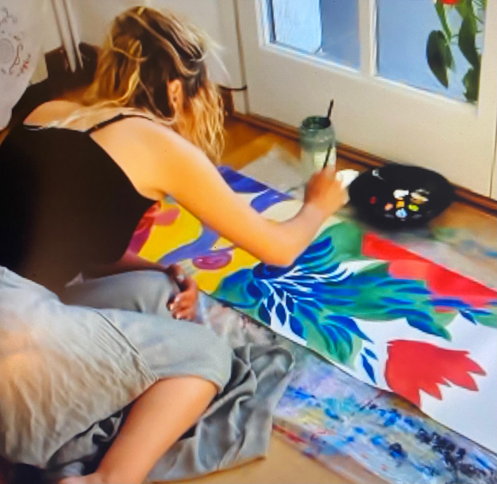 Pintando en el estudio